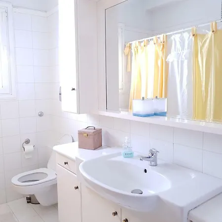 Semesterbostad Blue. Two Storey House, 100 Meters From Sea