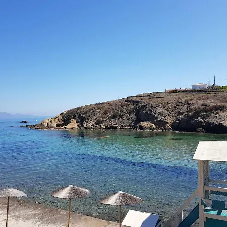 Semesterbostad Blue. Two Storey House, 100 Meters From Sea Rafína