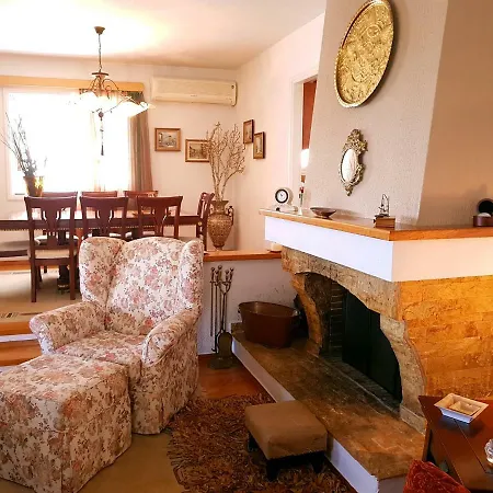 Blue. Two Storey House, 100 Meters From Sea Holiday home